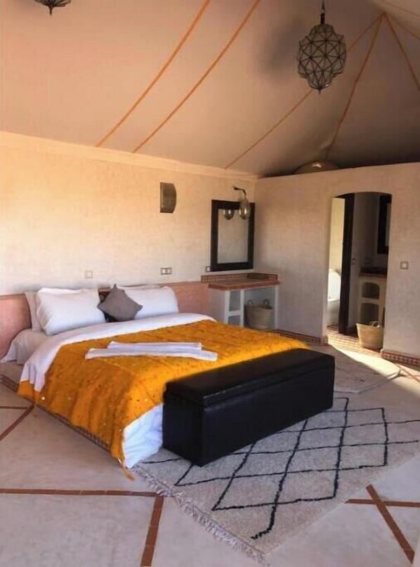 Internet, bed sheets - Mhamid Luxury Camp Experience unit 1 (Mhamid)
