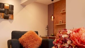 Interior - Cottage central location with own private driveway (Abergavenny)