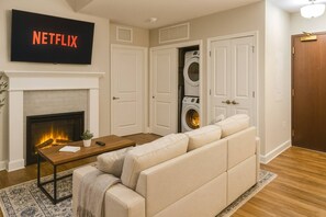 Interior - Cozy Downtown Suite | Stadiums · Casino · R&R Hall (Cleveland)