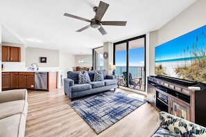 Apartment, Mehrere Betten (Aquavista 603W) | Wohnbereich