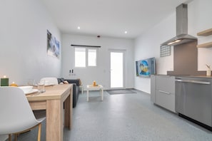 Apartment (#3) | Living area | 58-inch Smart TV with digital channels - Happy Memories Aruba - Adults Only (Noord)