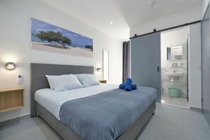 디럭스 아파트, 킹사이즈침대 1개, 주방, 정원 전망 (#2) | 객실 내 금고, 암막 커튼, 다리미/다리미판, 무료 WiFi