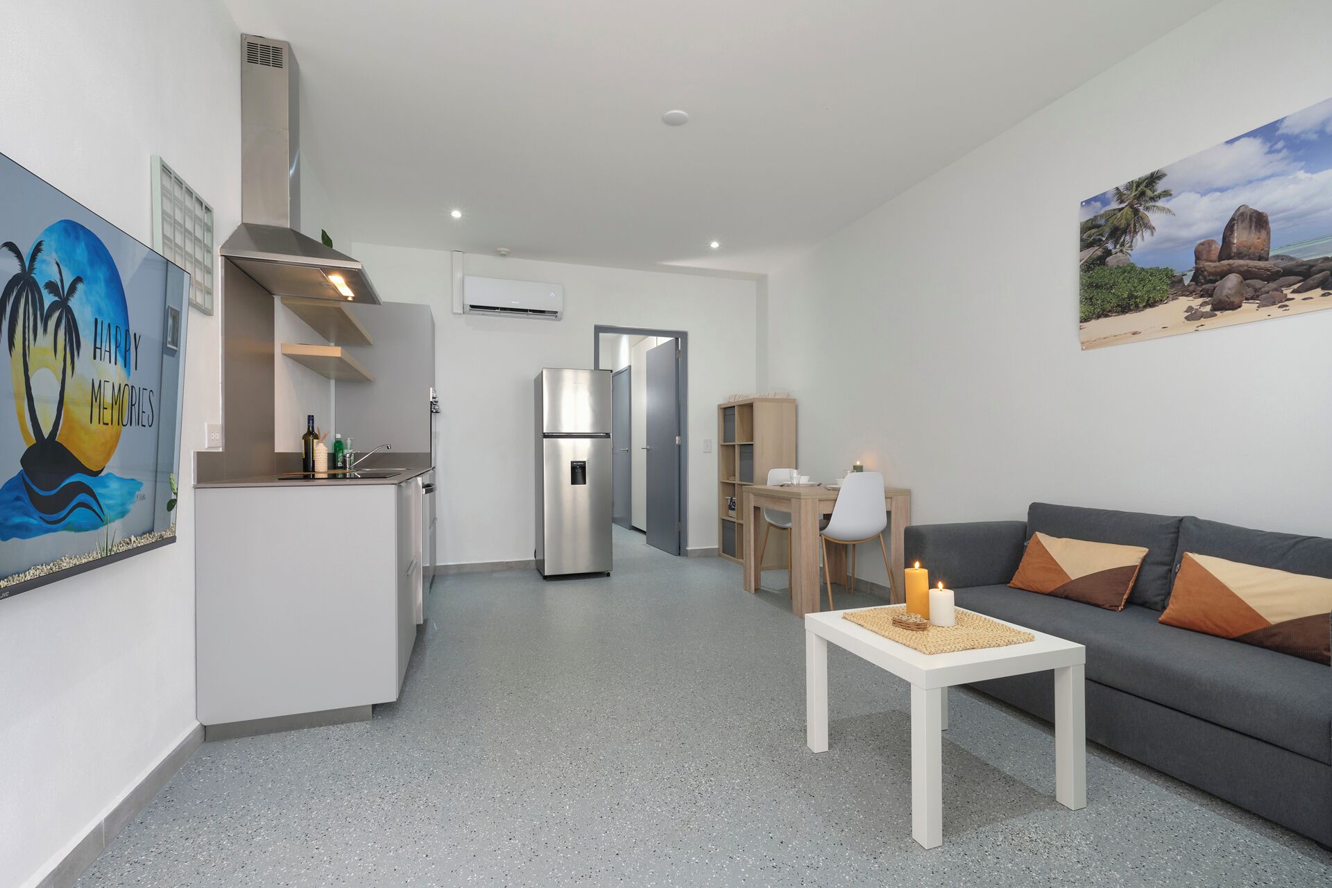 Deluxe Apartment #3, 1 King Bed, Kitchen, Garden View | Living area