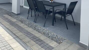 Leilighet – deluxe, 2 soverom, kjøkken, hageutsikt (#4) | Terrasse/patio