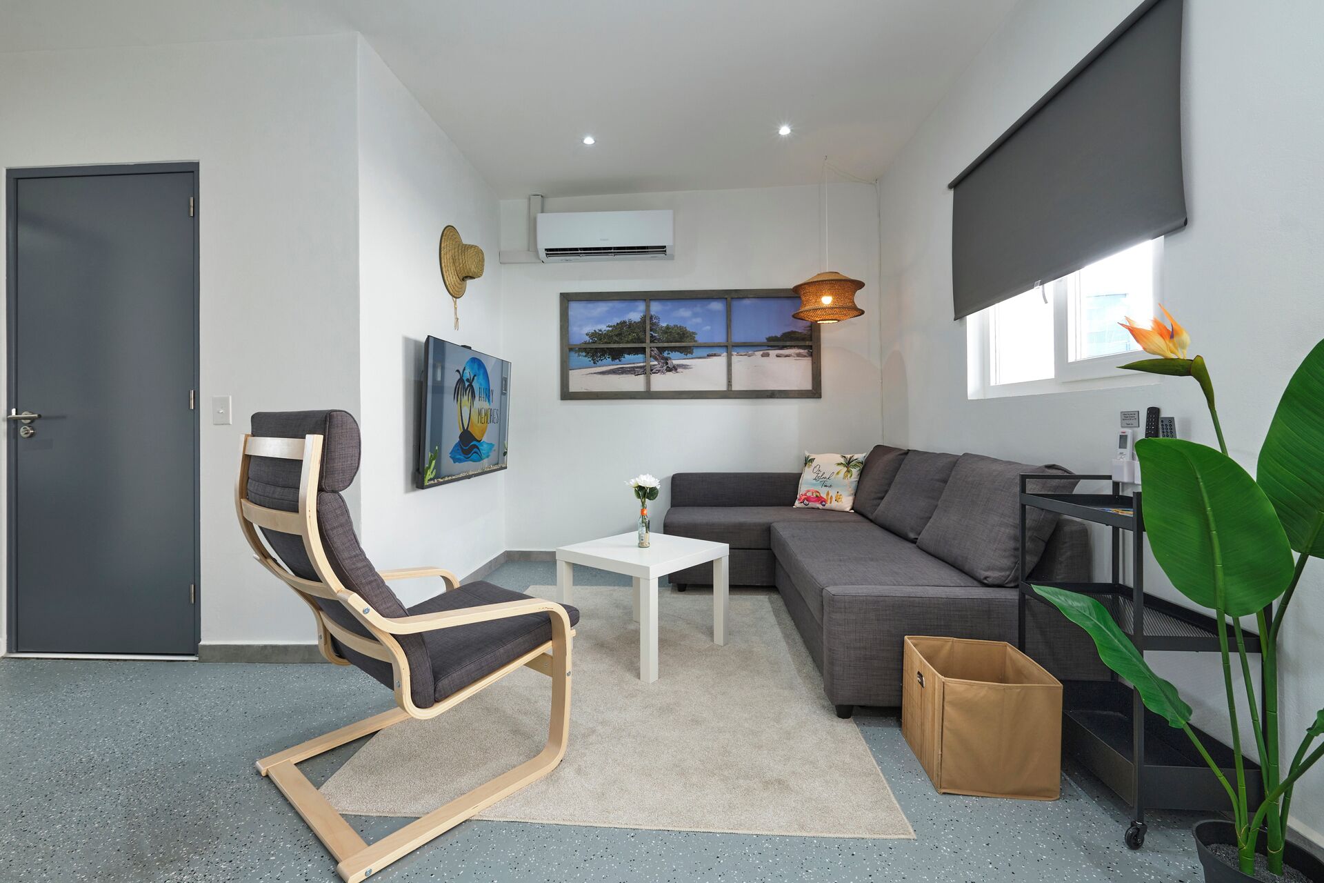 Deluxe Apartment #4, 2 Bedrooms, Kitchen, Garden View | Living area