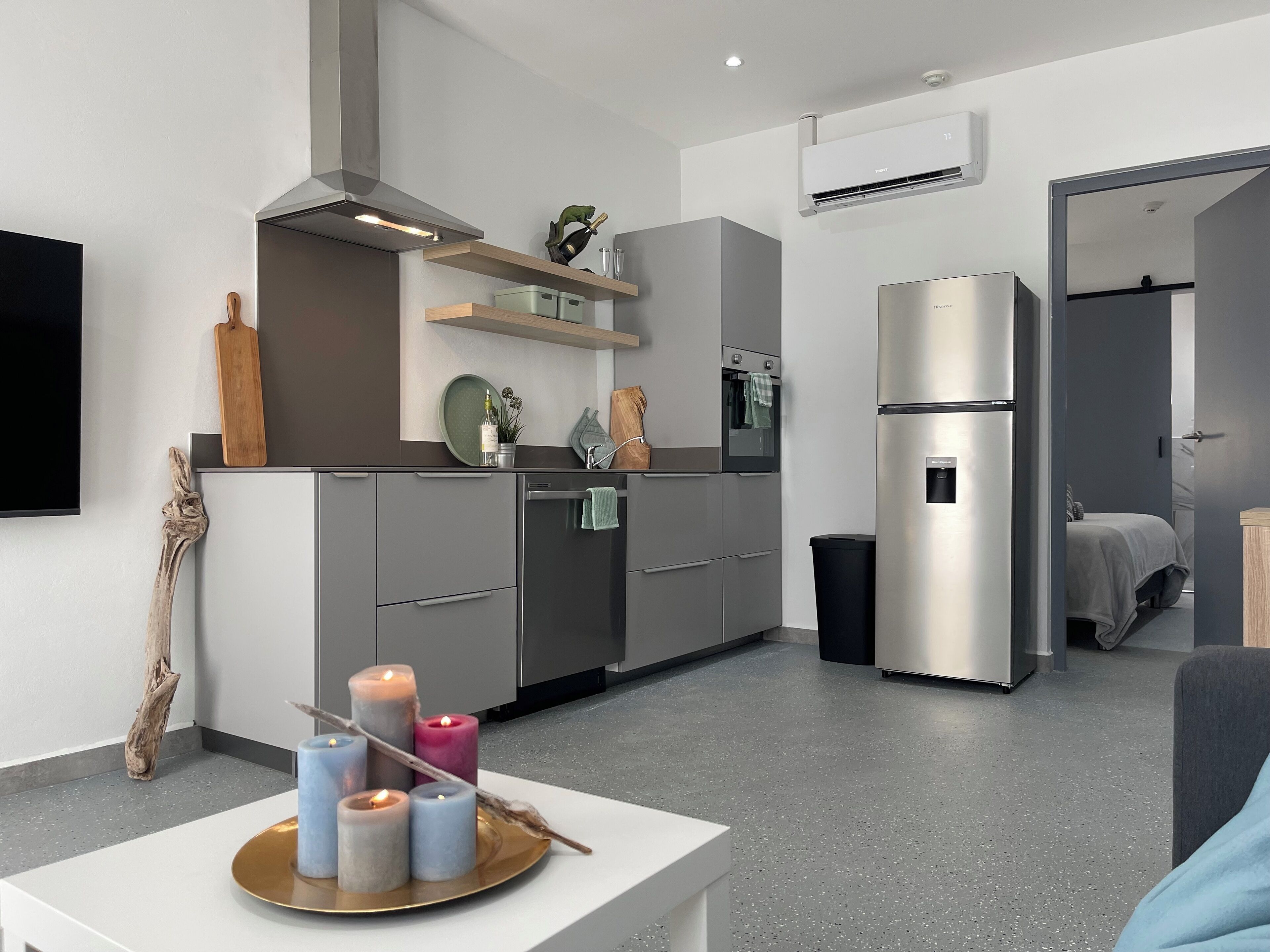 ตู้เย็นขนาดใหญ่, เตาอบ, เตาประกอบอาหาร, เครื่องล้างจาน