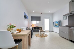 Apartment (#1) | Living area | 58-inch Smart TV with digital channels - Happy Memories Aruba - Adults Only (Noord)