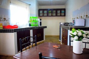 Private kitchen - Bustani luxury 1 - 4 Combination unit (Voi)