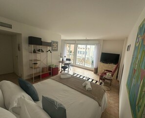 1 bedroom, desk, iron/ironing board, travel crib - 5 min Monaco, Balcon et Parking (Beausoleil)