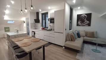 スマートテレビ、書庫、ステレオ