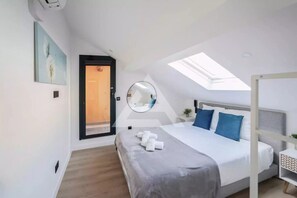 2 camere, una cassaforte in camera, una scrivania, ferro/asse da stiro