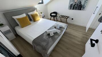 2 chambres, coffres-forts dans les chambres, bureau