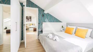 2 chambres, coffres-forts dans les chambres, bureau