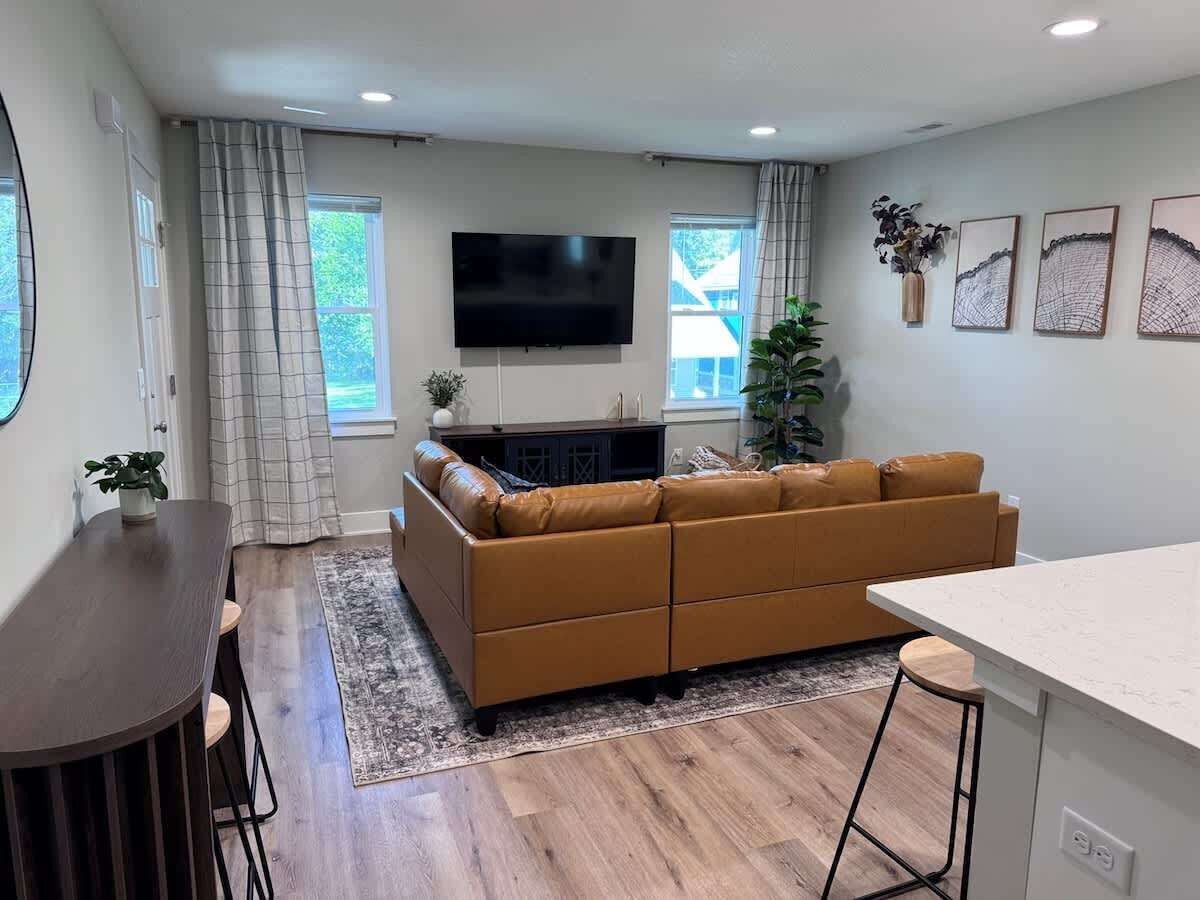 Smart TV, fireplace, offices