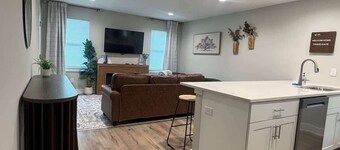 Duplex near Rivergreenway & Downtown Fort Wayne