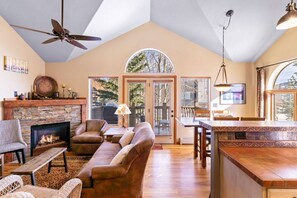 TV, peis og DVD-spiller