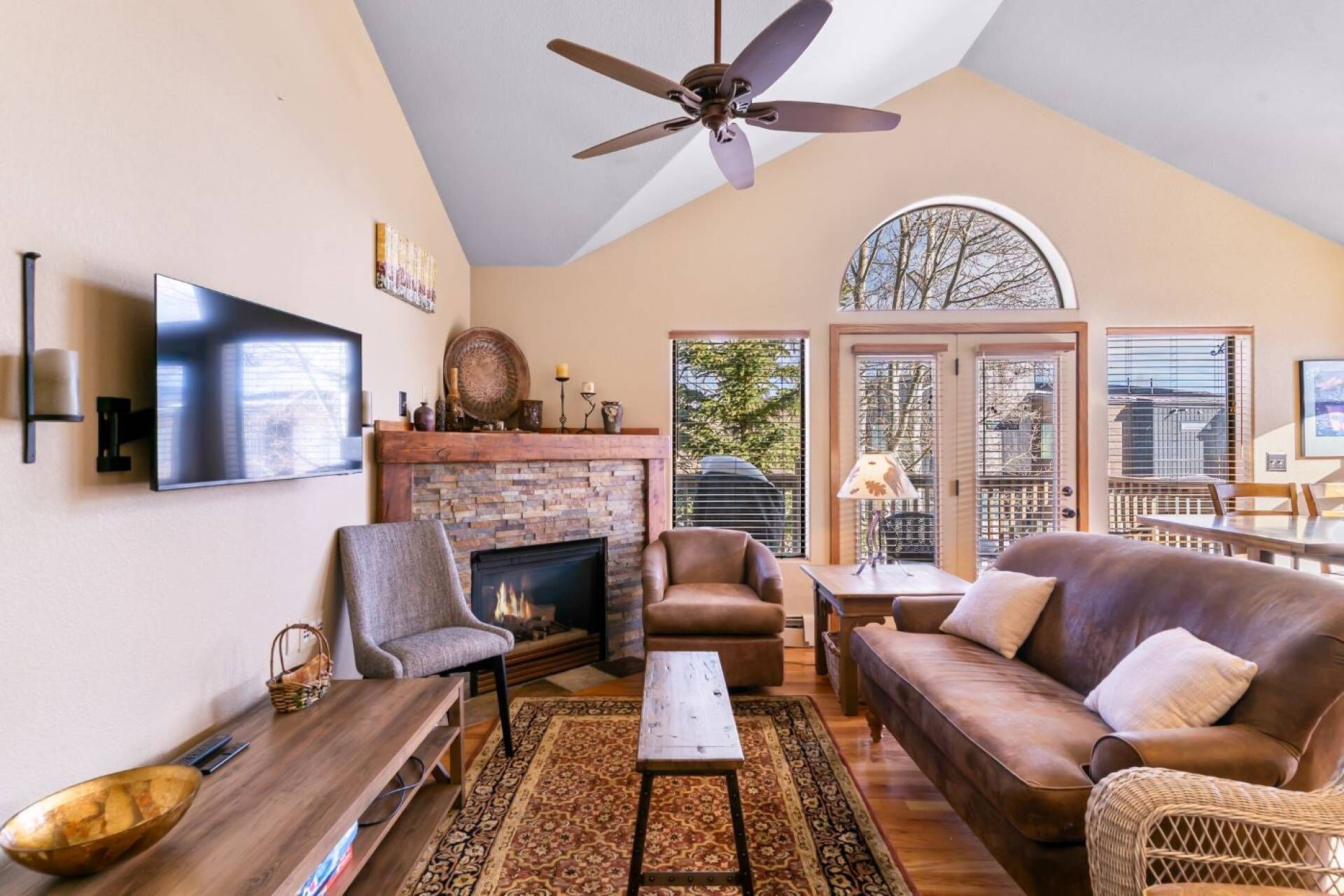 TV, fireplace, DVD player