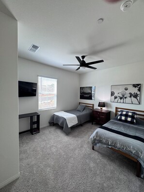2 bedrooms, iron/ironing board, WiFi, bed sheets - Spacious Bright New Build - 2 Bedrooms - All to Yourself (Riverside)