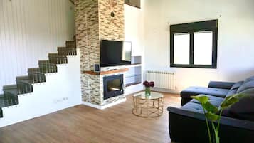 Televisie en een open haard