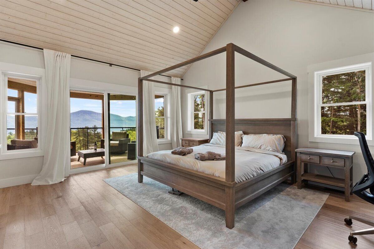 4 عدّة غرف نوم ومكتب ومكواة/لوح كي وسرير سفر