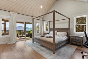 4 Schlafzimmer, Schreibtisch, Bügeleisen/Bügelbrett, Reisekinderbett