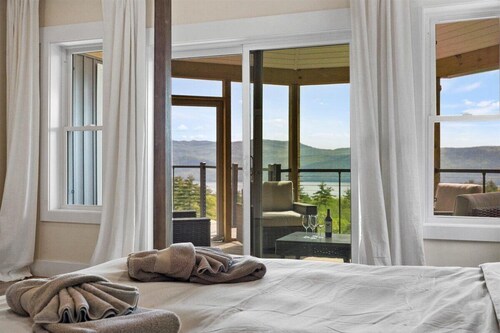 Large Estate, Spectacular Views, Hot Tub, Sauna, Game Room, Fireplace, Wet Bar