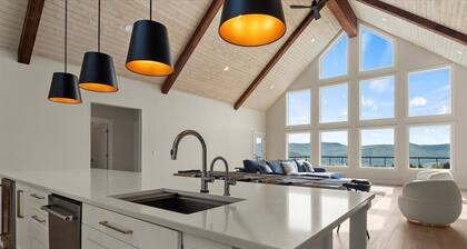 Large Estate, Spectacular Views, Hot Tub, Sauna, Game Room, Fireplace, Wet Bar