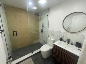 Handtücher, Seife, Toilettenpapier