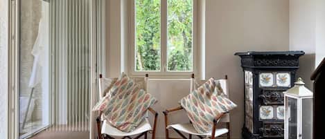 House | 4 bedrooms, desk, Internet