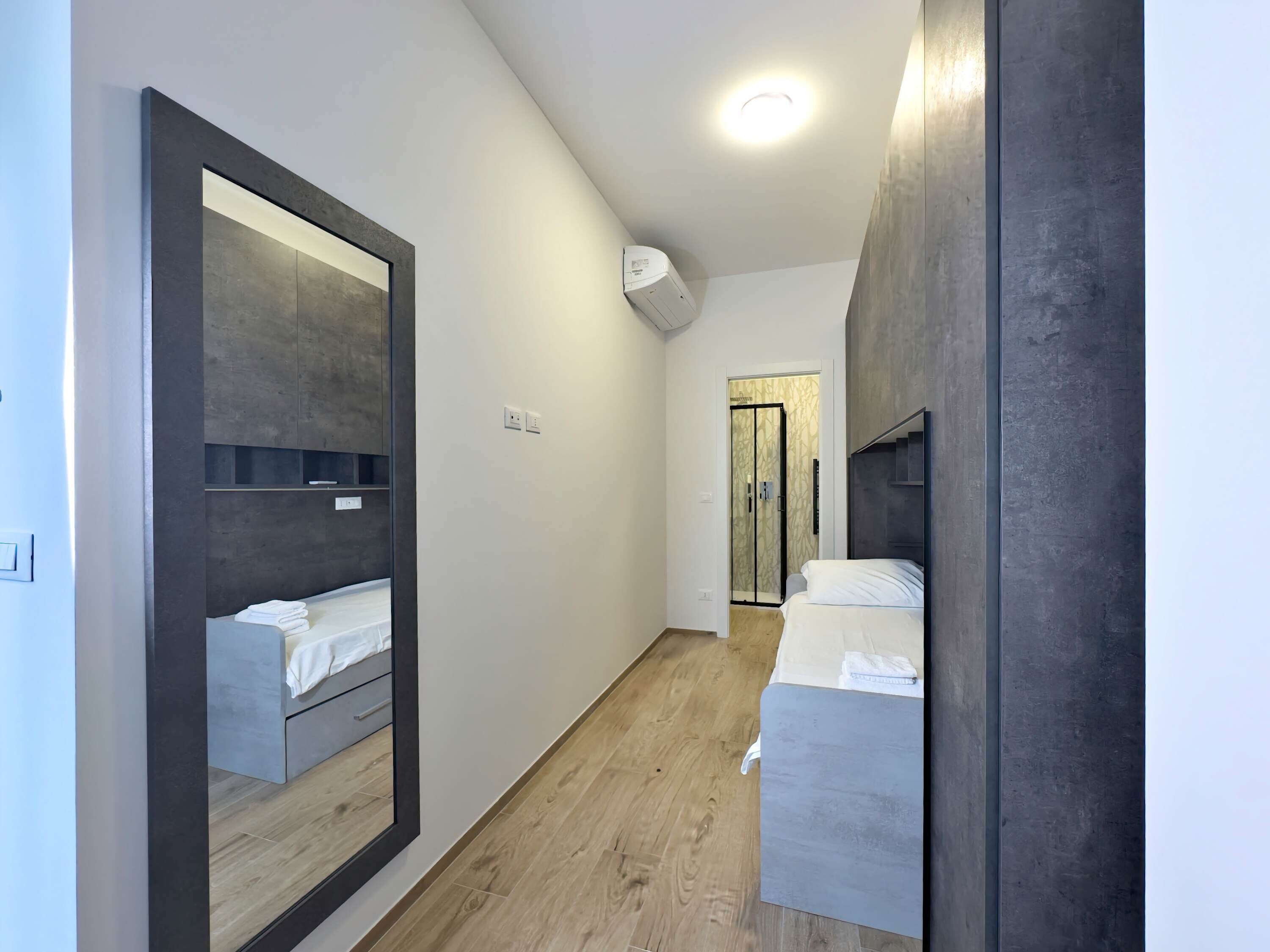 Apartment | 2 bedrooms, desk, Internet