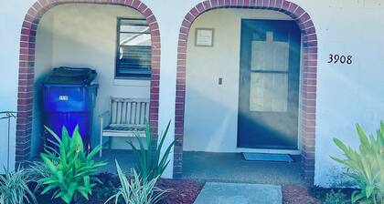 Sunny Sebring Escape with your own pool!