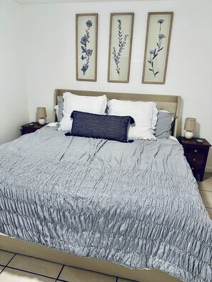 1 quarto, acesso à internet, roupa de cama