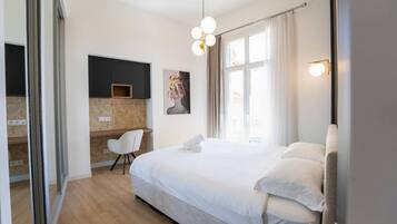 1 bedroom, in-room safe, desk, iron/ironing board