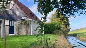 Bungalow, 3 phòng ngủ, sân hiên, quang cảnh vườn | Ngoại thất