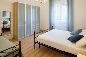 1 bedroom, free WiFi, bed sheets