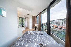 2 Schlafzimmer, Zimmersafe, Schreibtisch, Bügeleisen/Bügelbrett