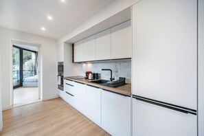 Fridge, microwave, oven, stovetop - Monaco Border, Parking, See View (Beausoleil)