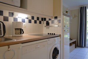 Fridge, microwave, dishwasher, coffee/tea maker