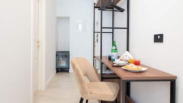 Cubrecamas, colchones con pillow-top y minibar