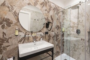 Chambre Classique Double ou avec lits jumeaux | Salle de bain