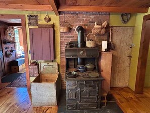 Interior - Old Deerfield Treasure! (Deerfield)