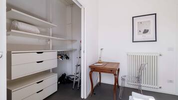 Apartment | 2 bedrooms, Internet
