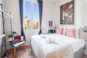 2 bedrooms, desk, iron/ironing board, free WiFi - Monte Carlo border, Center See View (Beausoleil)
