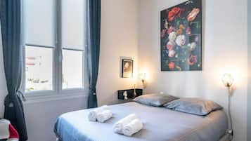 2 bedrooms, in-room safe, desk, iron/ironing board