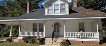 Spacious and Modern 5-bedroom Historic House in Charming Fountain NC!
