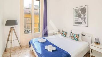 2 slaapkamers, een kluis op de kamer, een strijkplank/strijkijzer