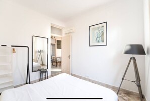 2 slaapkamers, een kluis op de kamer, een strijkplank/strijkijzer