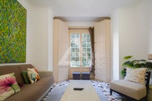 Smart TV - Monte Carlo border, hypercenter, familly friendly (Beausoleil)