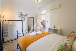 2 bedrooms, iron/ironing board, travel crib, free WiFi - Monte Carlo border, hypercenter, familly friendly (Beausoleil)