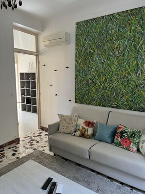 Smart TV, books, stereo - Monte Carlo border, hypercenter, familly friendly (Beausoleil)